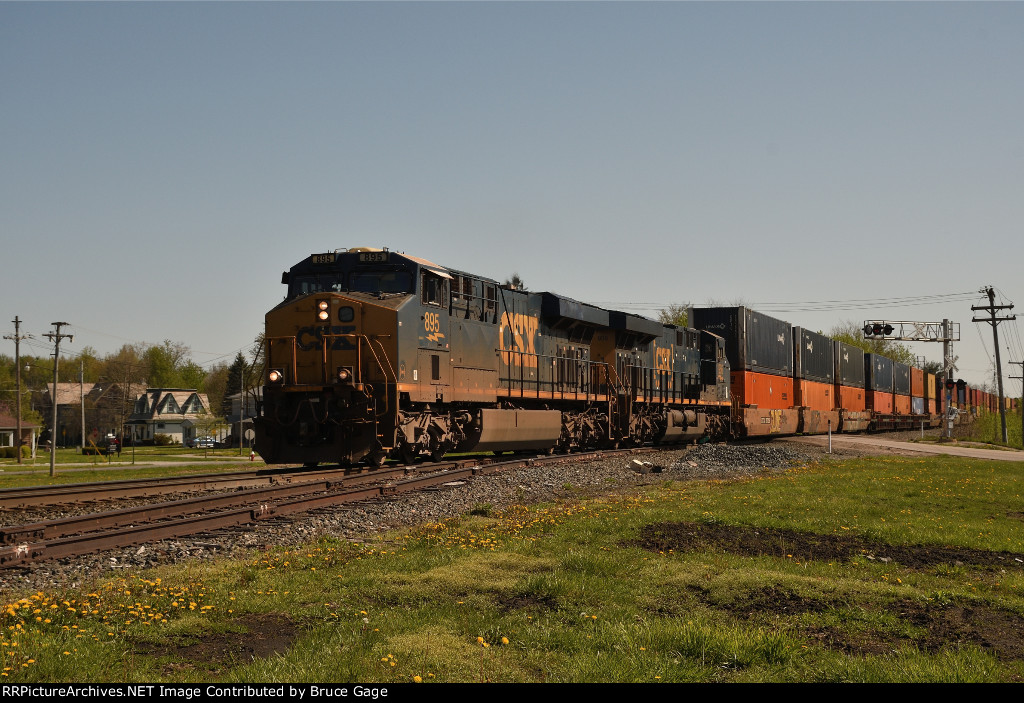 CSX 895